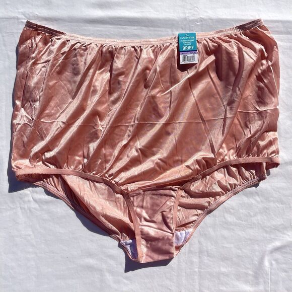 Vanity Fair Perfectly Yours Ravissant Tailored Silky Brief Womens 4XL Pink Nylon - Picture 1 of 5